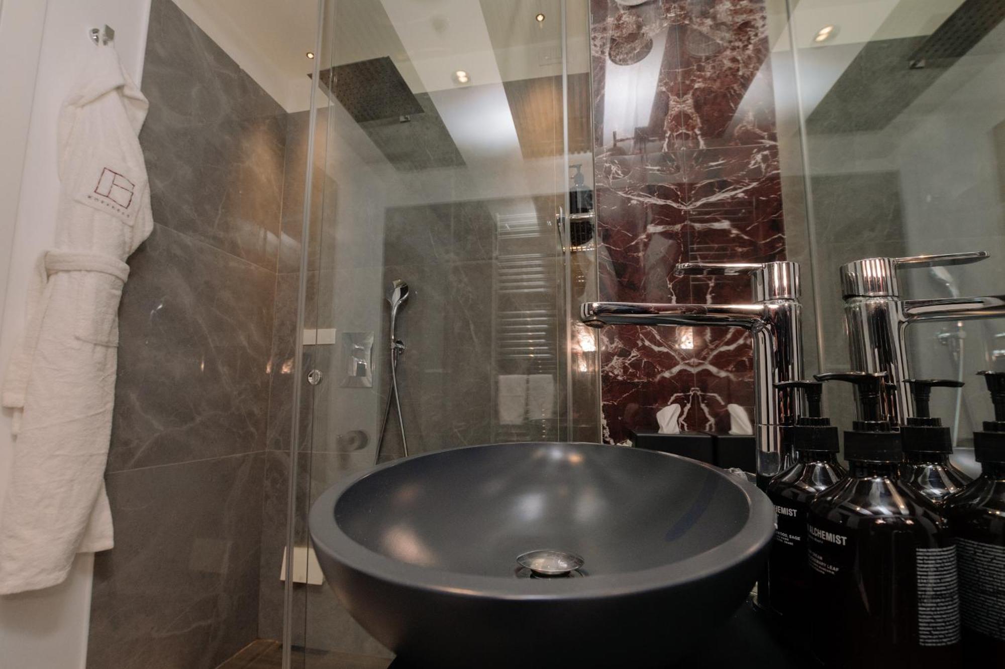 10 Keys Milano Hotel 4*