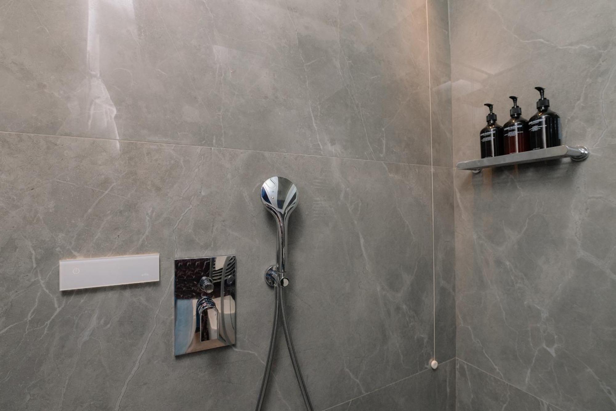 10 Keys Milano Hotel 4*